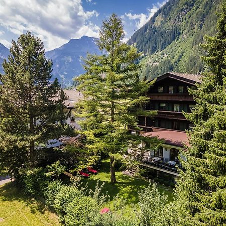 Aparthotel Landhaus St. Joseph Mayrhofen Bagian luar foto
