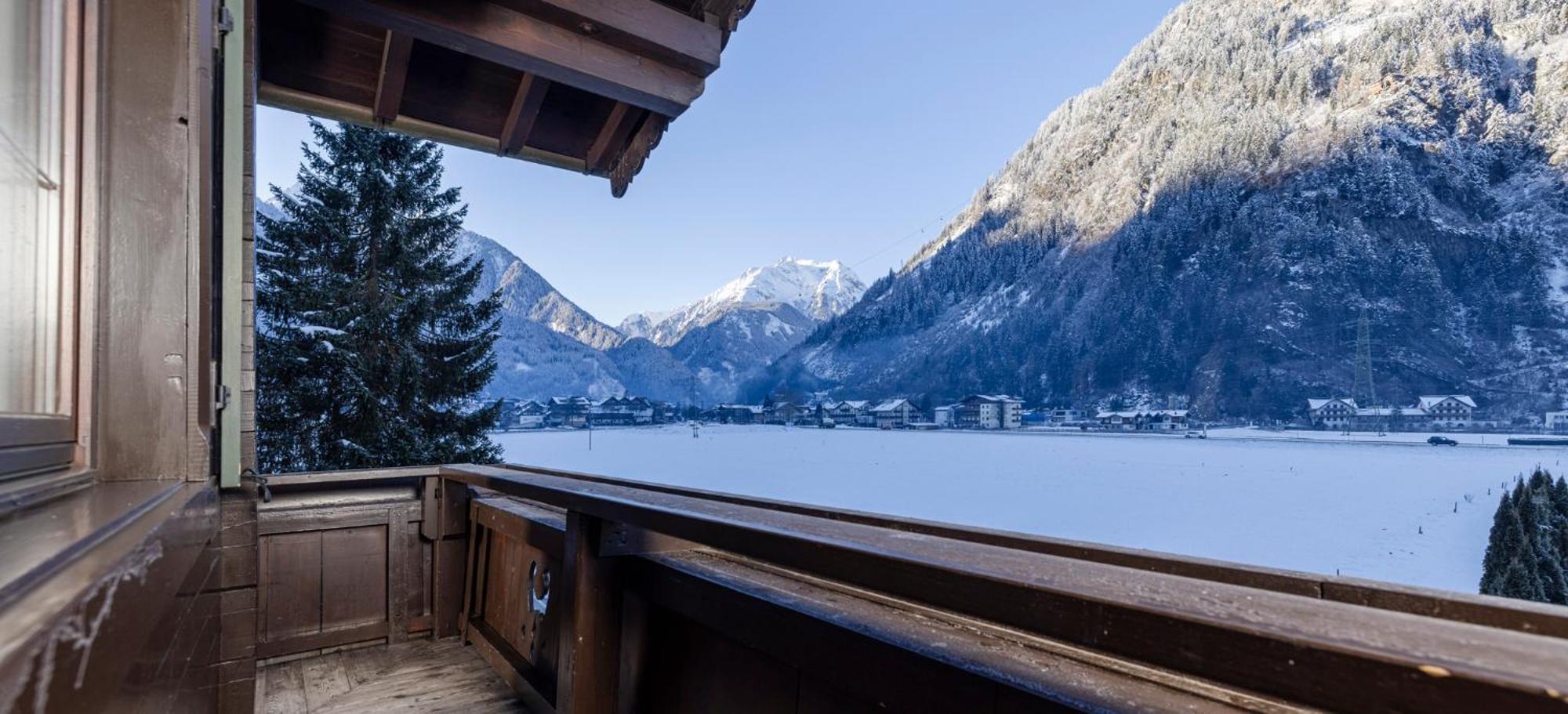Aparthotel Landhaus St. Joseph Mayrhofen Bagian luar foto