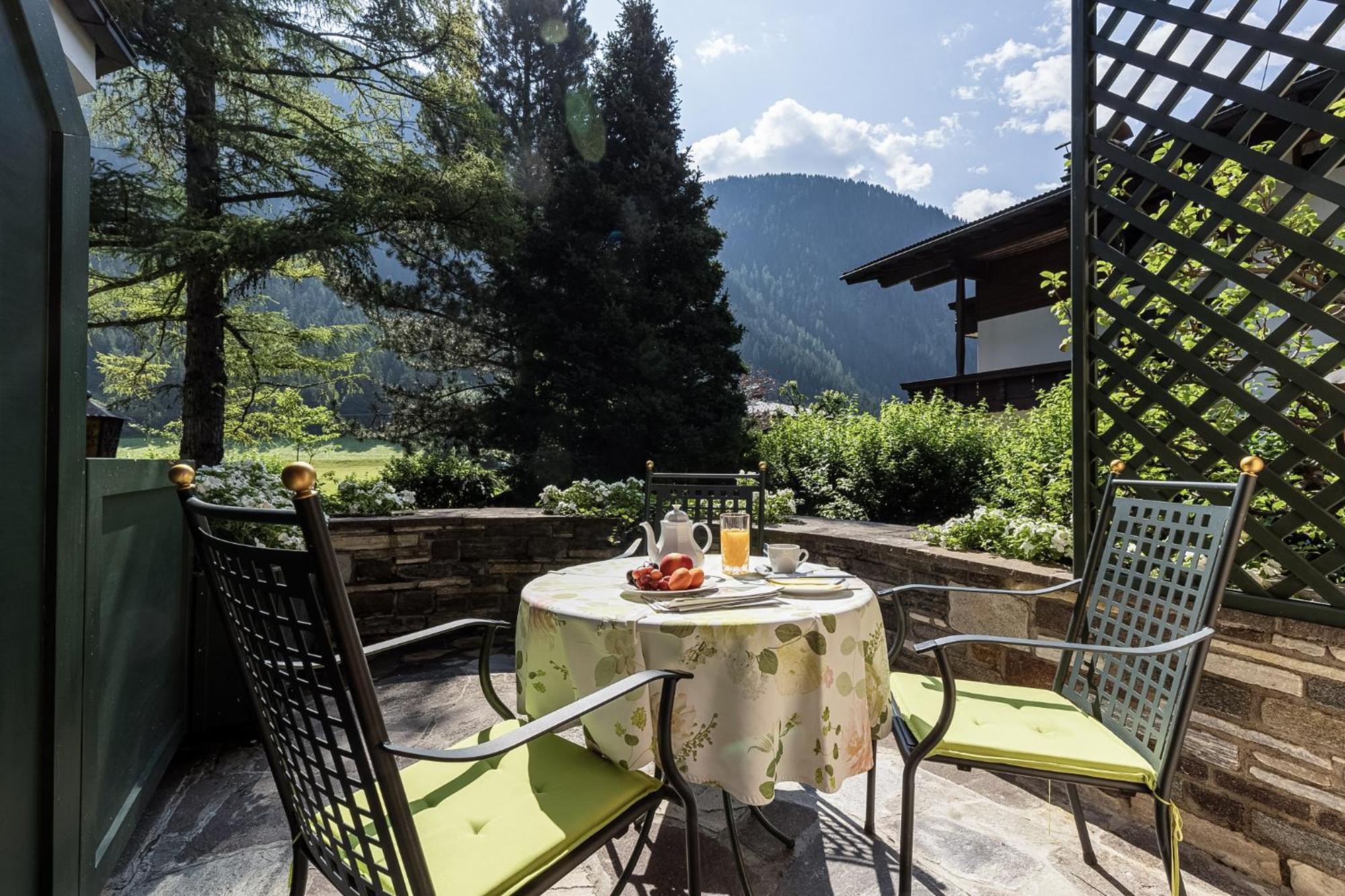 Aparthotel Landhaus St. Joseph Mayrhofen Bagian luar foto